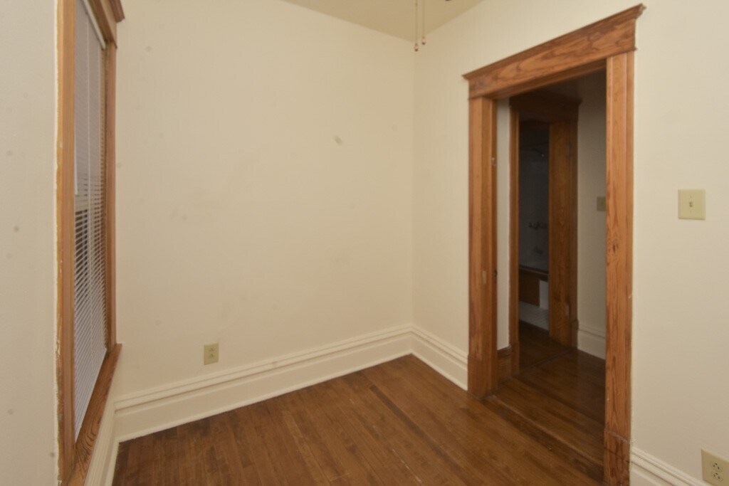 Building Photo - 1246 W Diversey Pky