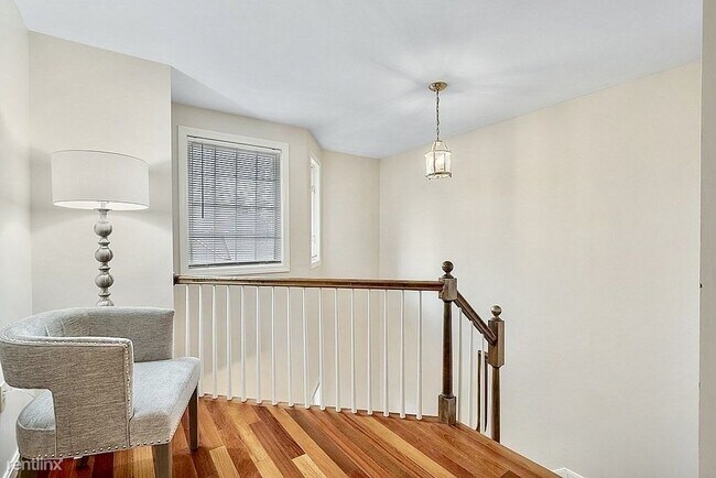 Building Photo - 2 br, 3 bath House - 17 Highland Ct
