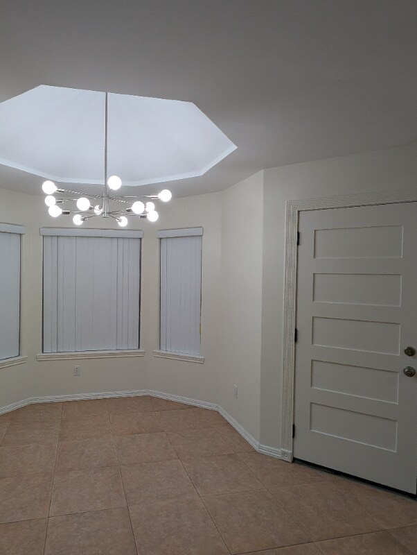 Building Photo - 2305 E 27th St