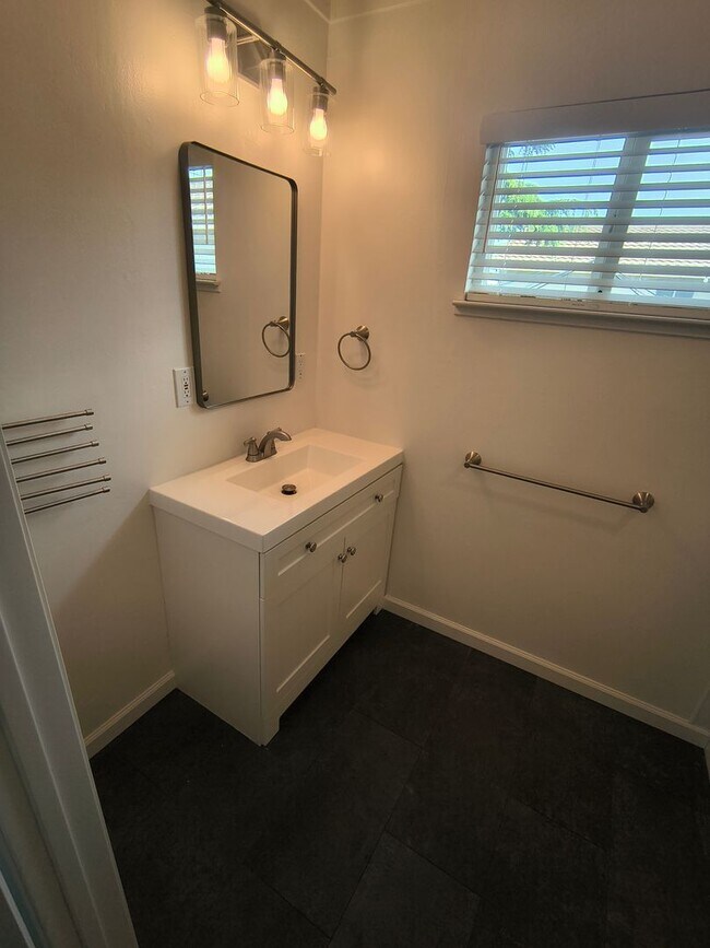 Building Photo - 3BED/2BATH Single Family Home Located in Desirable San Pablo, Ca. With Beautiful Ocean Front View!!