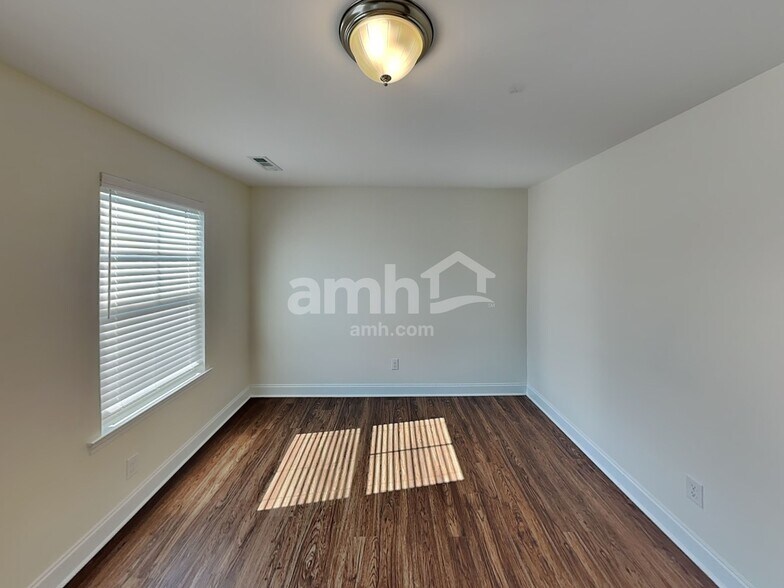 Building Photo - 4005 Birchfield Pl