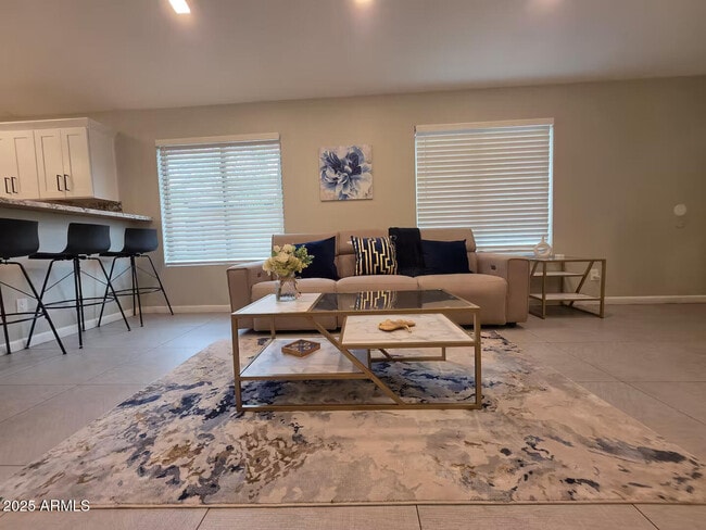 Building Photo - 1362 E 10th St