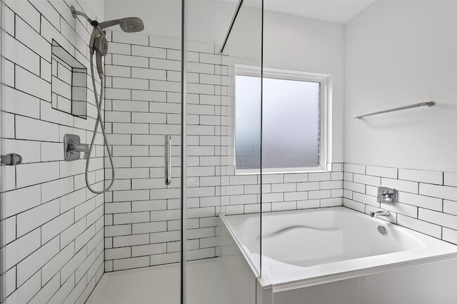 Building Photo - 13304 Big Sky Ct