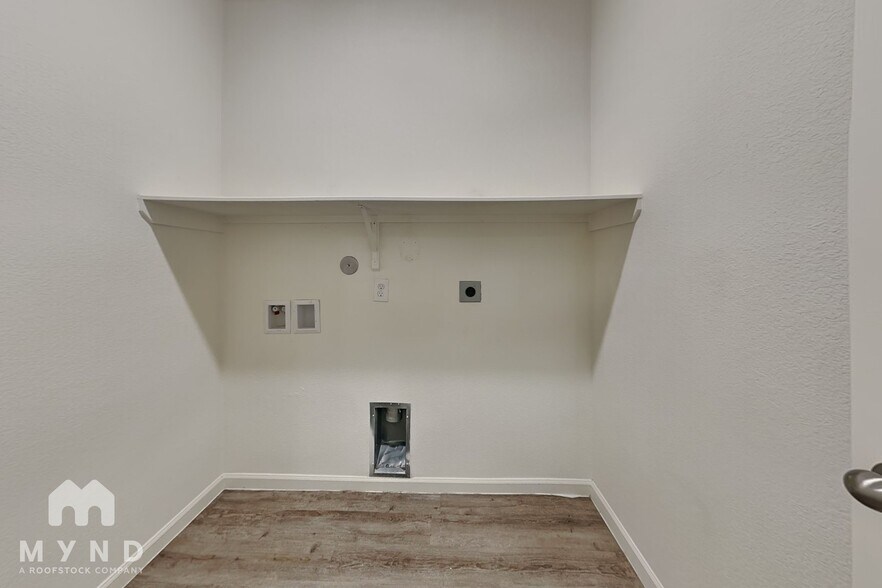 Building Photo - 1044 Banyon Tree Ln