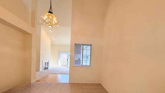 Building Photo - Charming 2BD/2BA + Loft, Upper Unit Condo in Alamo- Available NOW!