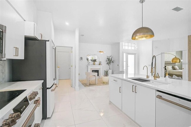 Building Photo - 4146 Westbourne Cir