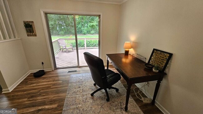 Building Photo - 810 Joy Dr