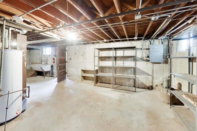 Building Photo - 545 Thatcher Ave