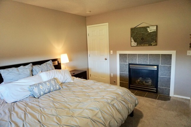 Building Photo - 3531 S Lower Fork Way