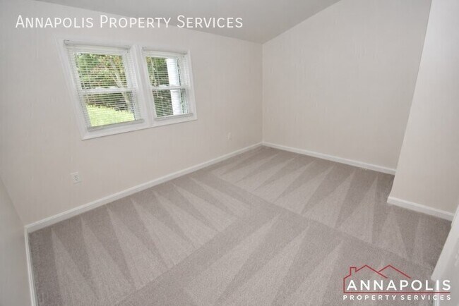 Building Photo - 424 First Street-