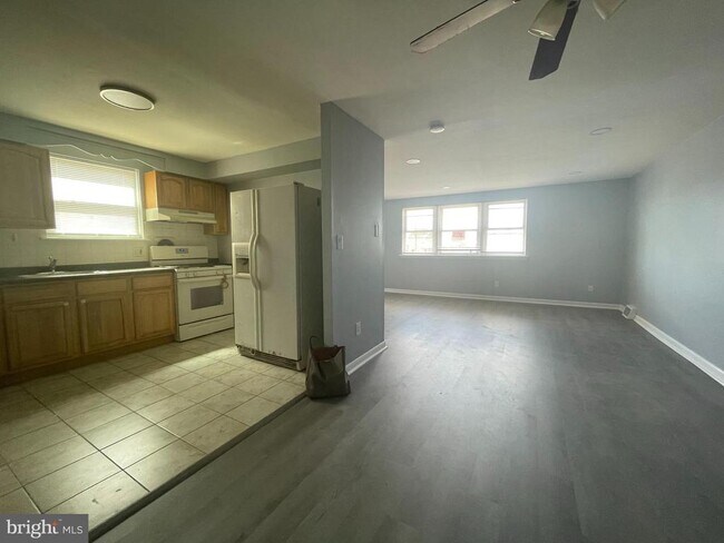 Building Photo - 2331 Hoffnagle St