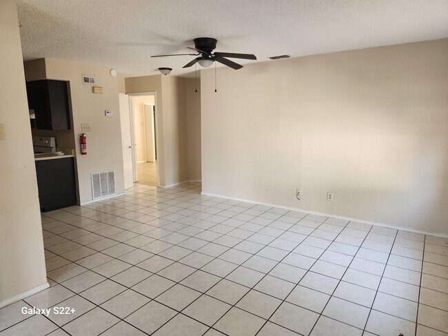 Building Photo - 1420 Juarez Ave