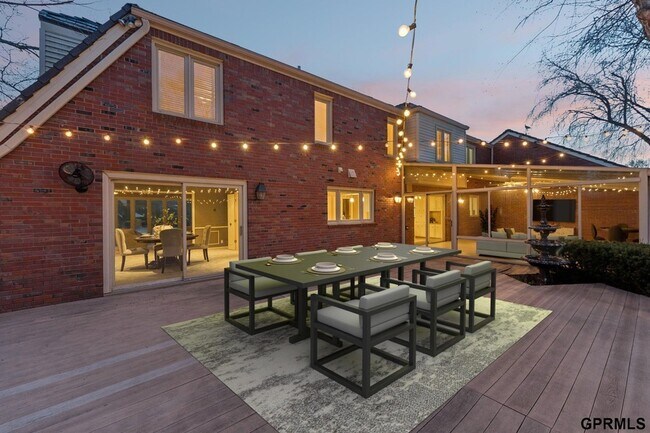 Building Photo - 9723 Fieldcrest Dr