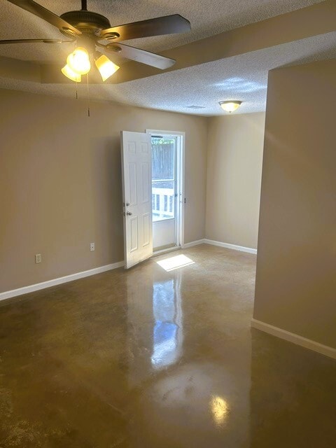 Building Photo - 3403 Saddle Creek Cove