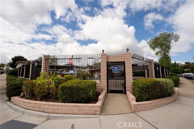 Building Photo - 12157 Wintergreen Dr