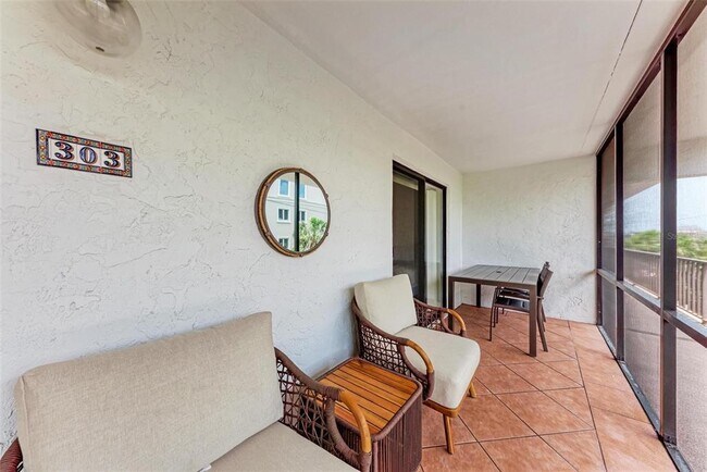 Building Photo - 350 S Polk Dr