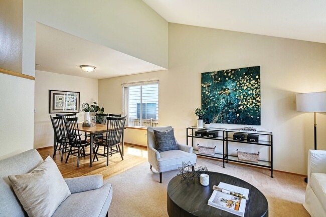 Building Photo - 4bd/2.5ba Renton Home