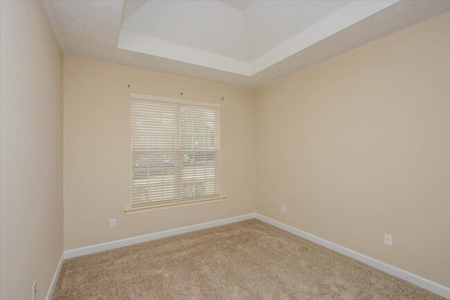 Building Photo - 1661 Jamestown Ave