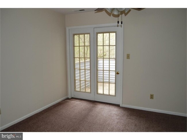 Building Photo - 131 Emery Ct