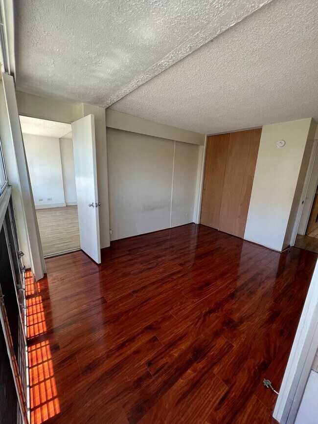 Building Photo - A/C. Two Parking Stalls. Swimming Pool. Pet Friendly. (RRLLC)