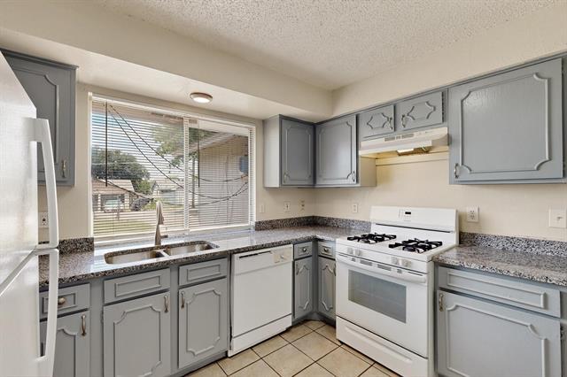 Building Photo - 1405 Aldenwood Dr