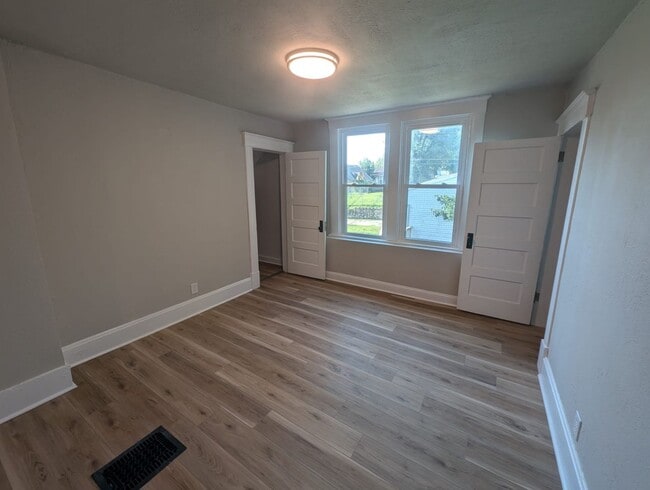 Building Photo - Remodeled 2-Bedroom Home with Main Floor Laundry & Two Car Garage