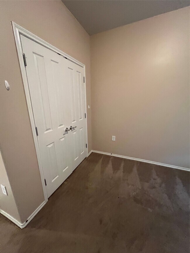 Building Photo - 13600 Breton Ridge St