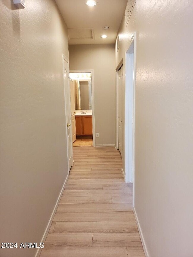 Building Photo - 1864 W Olive Way