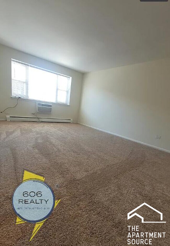 Building Photo - 1039 College Ave