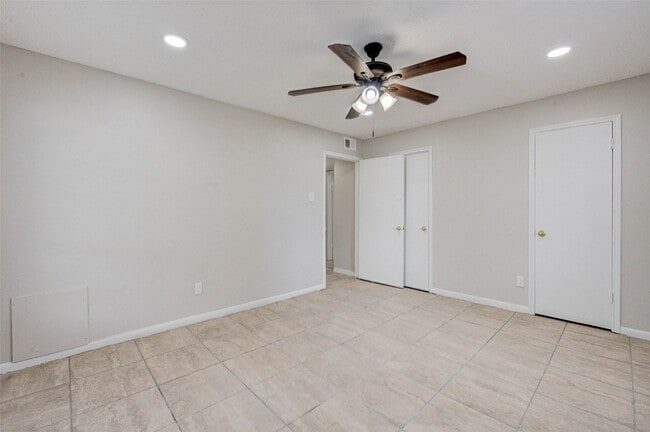 Building Photo - 7900 Westheimer Rd