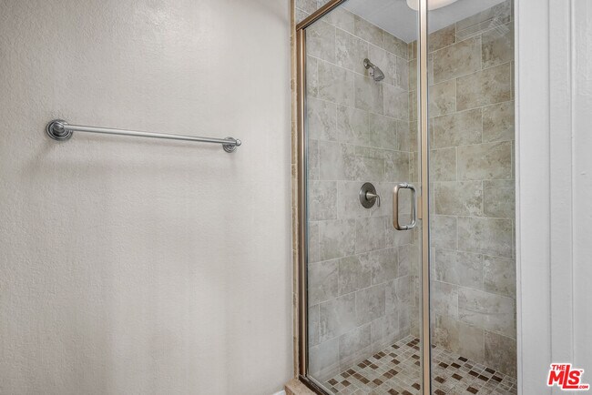 Building Photo - 7517 W 81st St