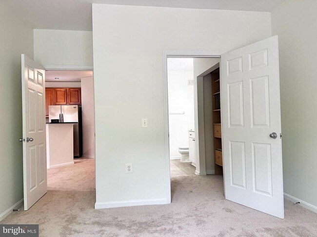 Building Photo - 11305 Aristotle Dr