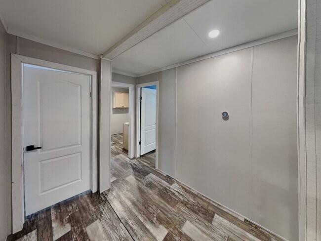 Building Photo - 1601 Quail Run