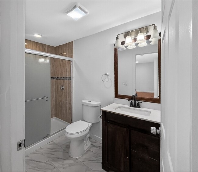 Building Photo - 247 Pilgrim Ave