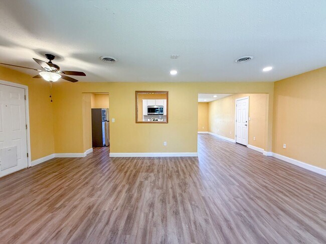 Building Photo - Available NOW!!!! This charming 1 story, 2...