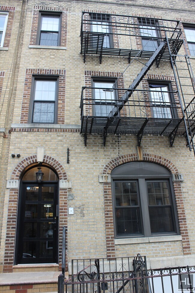 Cozy 2BDR Apartment in Bay Ridge 529583 83rd St Brooklyn NY 11209 Apartment Finder