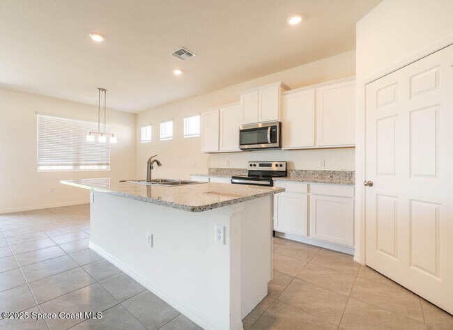 Building Photo - 1753 Farmhouse Rd SE