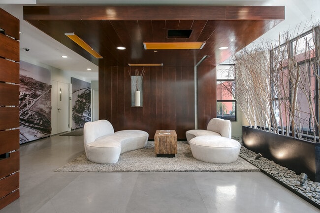 Building Photo - 288 3rd St