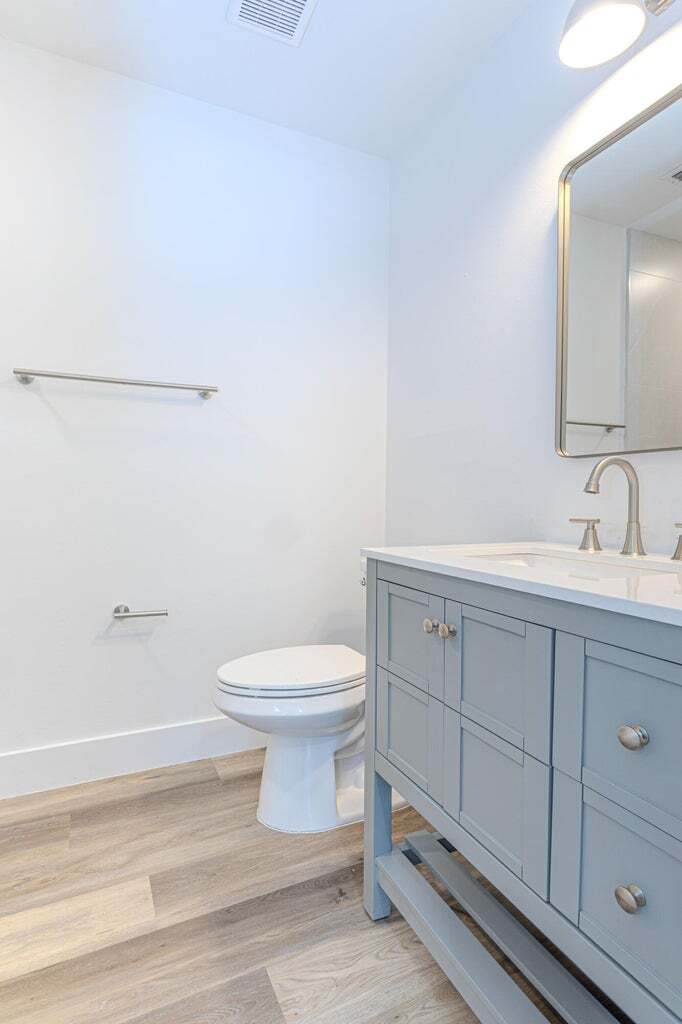 Building Photo - 1717 16th Ct N