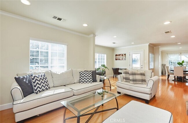 Building Photo - 17827 Burbank Blvd