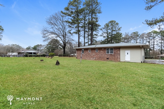 Building Photo - 195 Greenway Dr