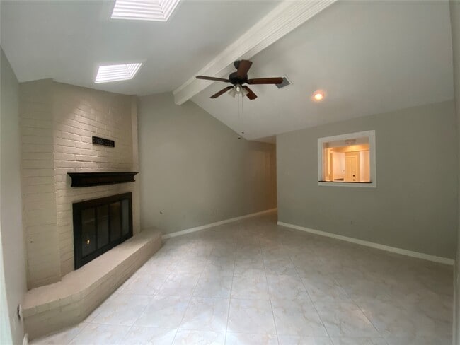 Building Photo - 56 S Circlewood Glen