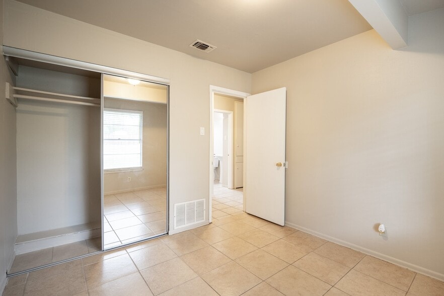 Building Photo - 10507 Mt Boracho Dr