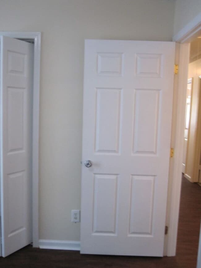 Building Photo - Nice home