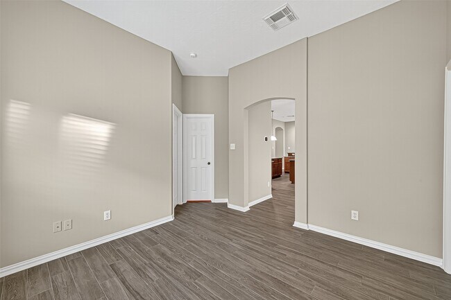 Building Photo - 7527 Rain Meadow Ln