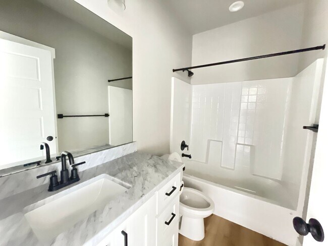 Building Photo - 3 bed 2 bath House in Nephi
