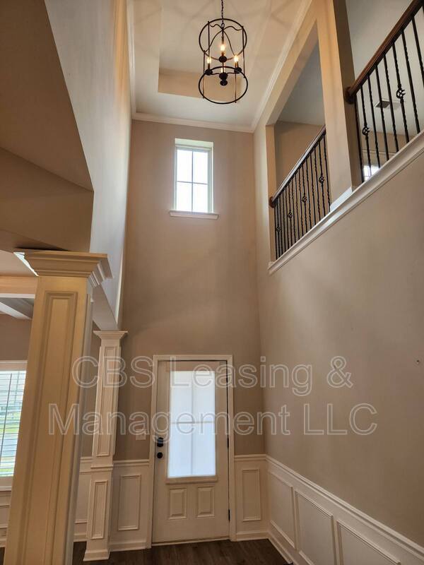 Building Photo - 2112 Sequoia Dr