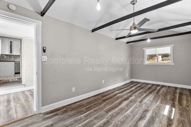 Building Photo - 1225 Buck Ave