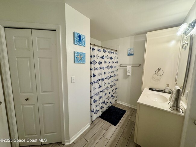 Building Photo - 1245 Ambra Dr