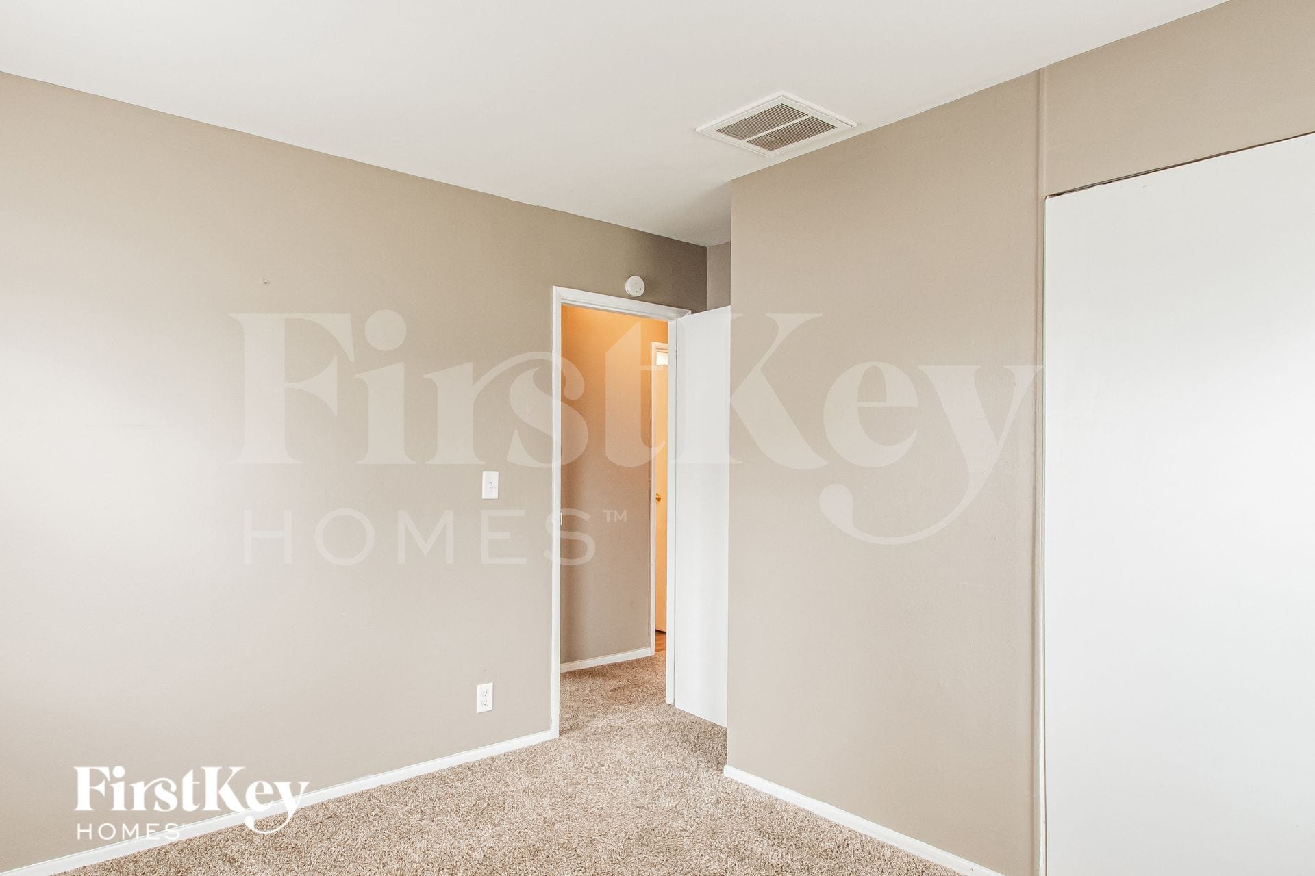 Building Photo - 3107 N Fuller Dr